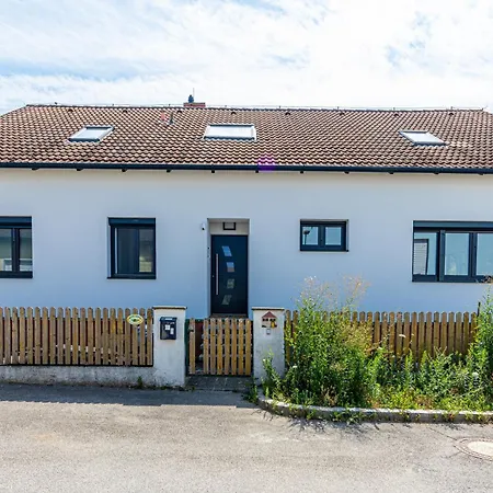 Touch Upon Metropolis By Jr גרסדורף ביי וין