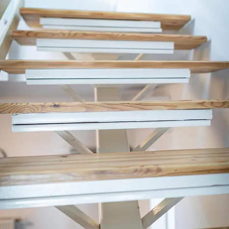 Touch Upon Metropolis By Jr גרסדורף ביי וין