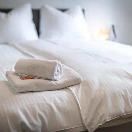 Touch Upon Metropolis By Jr * גרסדורף ביי וין