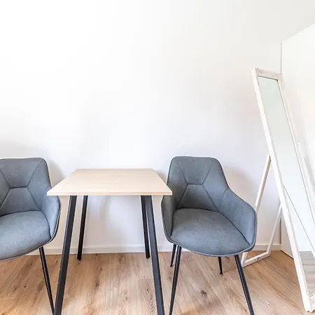 Touch Upon Metropolis By Jr * גרסדורף ביי וין