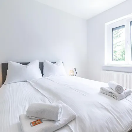 Touch Upon Metropolis By Jr בית אירוח *