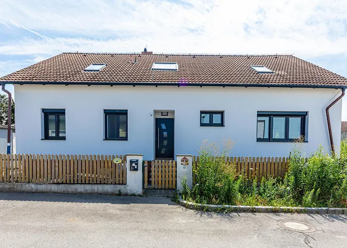 Touch Upon Metropolis By Jr Gerasdorf bei Wien